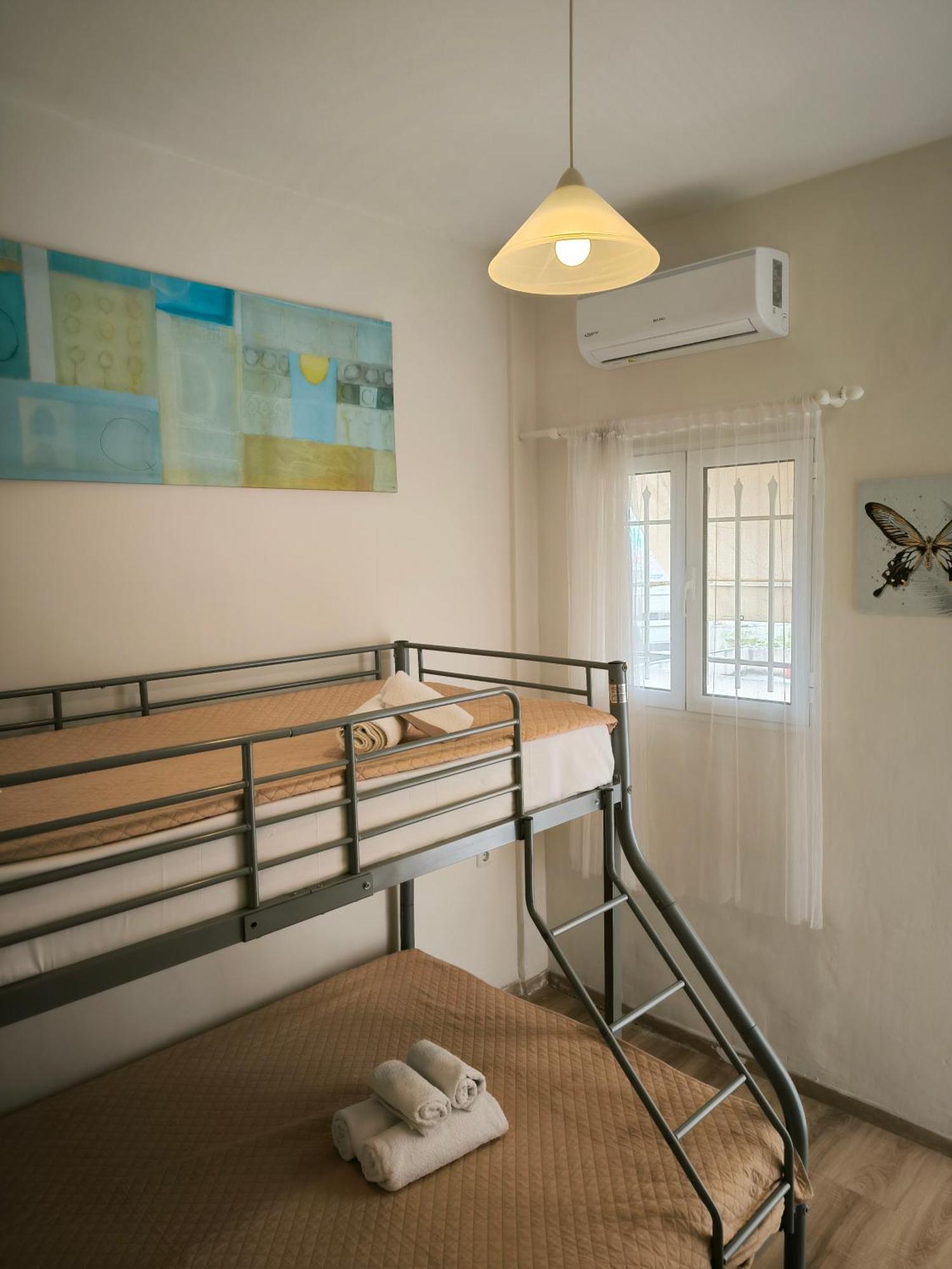 Apartamento Penthouse With An Incredible View 350M From Metro Station! Atenas Exterior foto